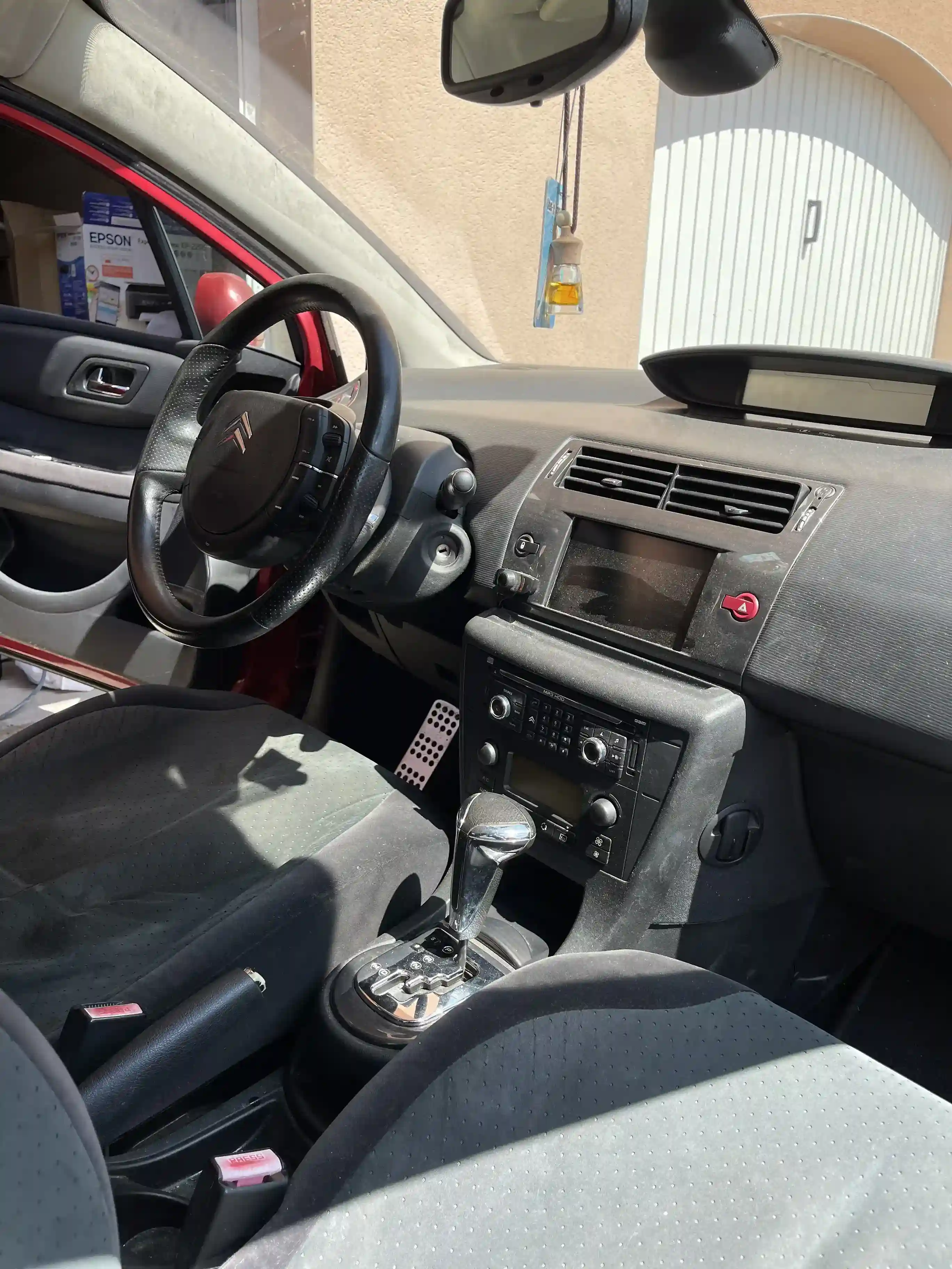 Nettoyage intérieur voiture à Agen - Avant : tableau de bord